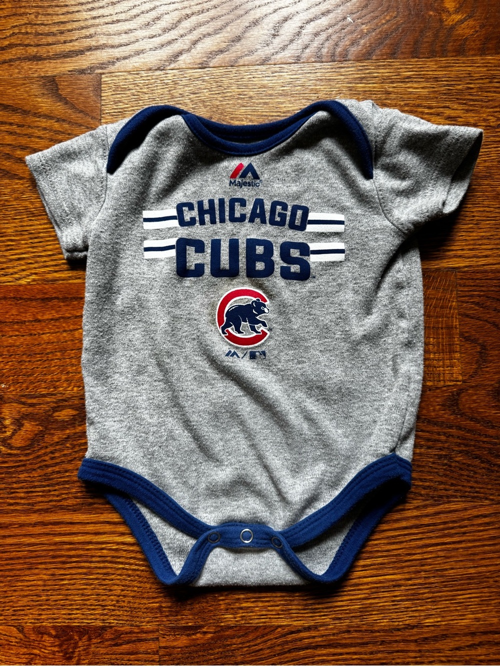 Majestic Chicago Cubs MLB Baby Bodysuit 6-9M Gray Navy Baseball